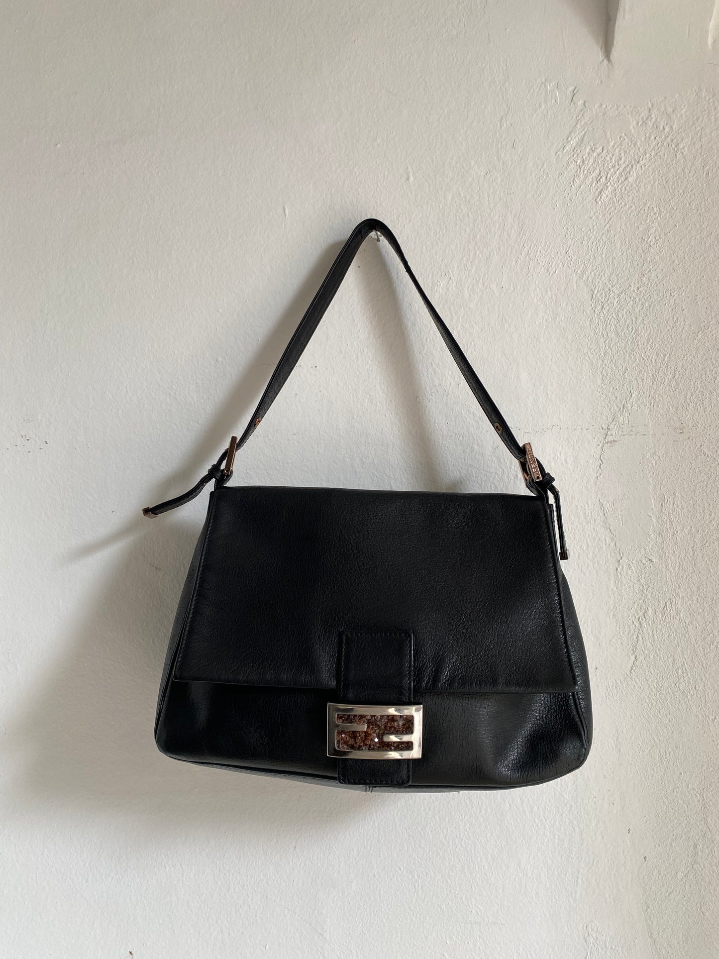 Fendi mamma baguette in pelle nera