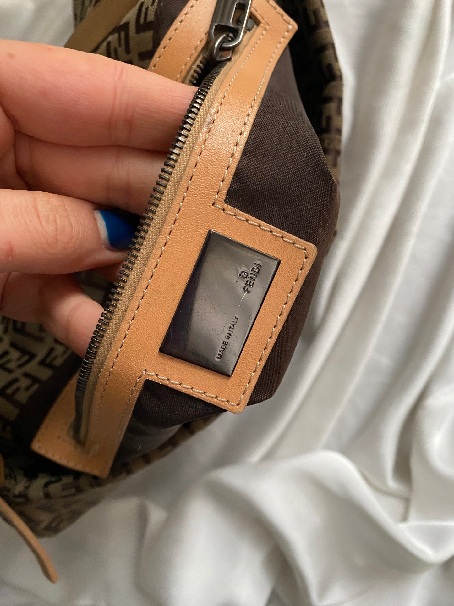 Fendi maxi baguette double flap soffietto zucchino beige