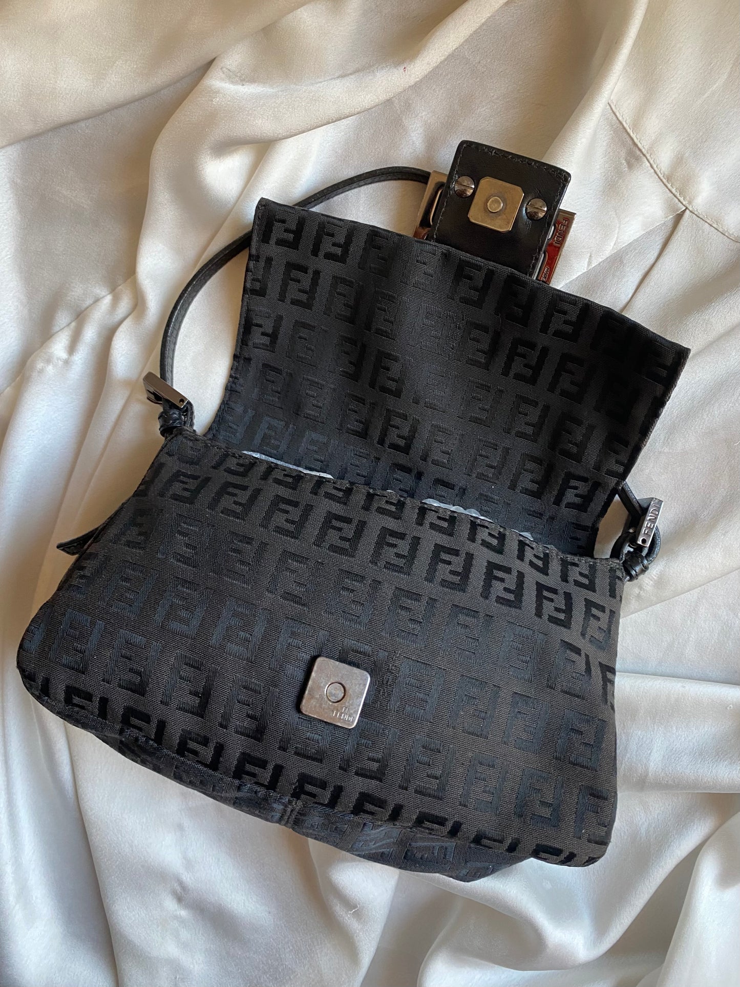 Fendi mini mamma baguette