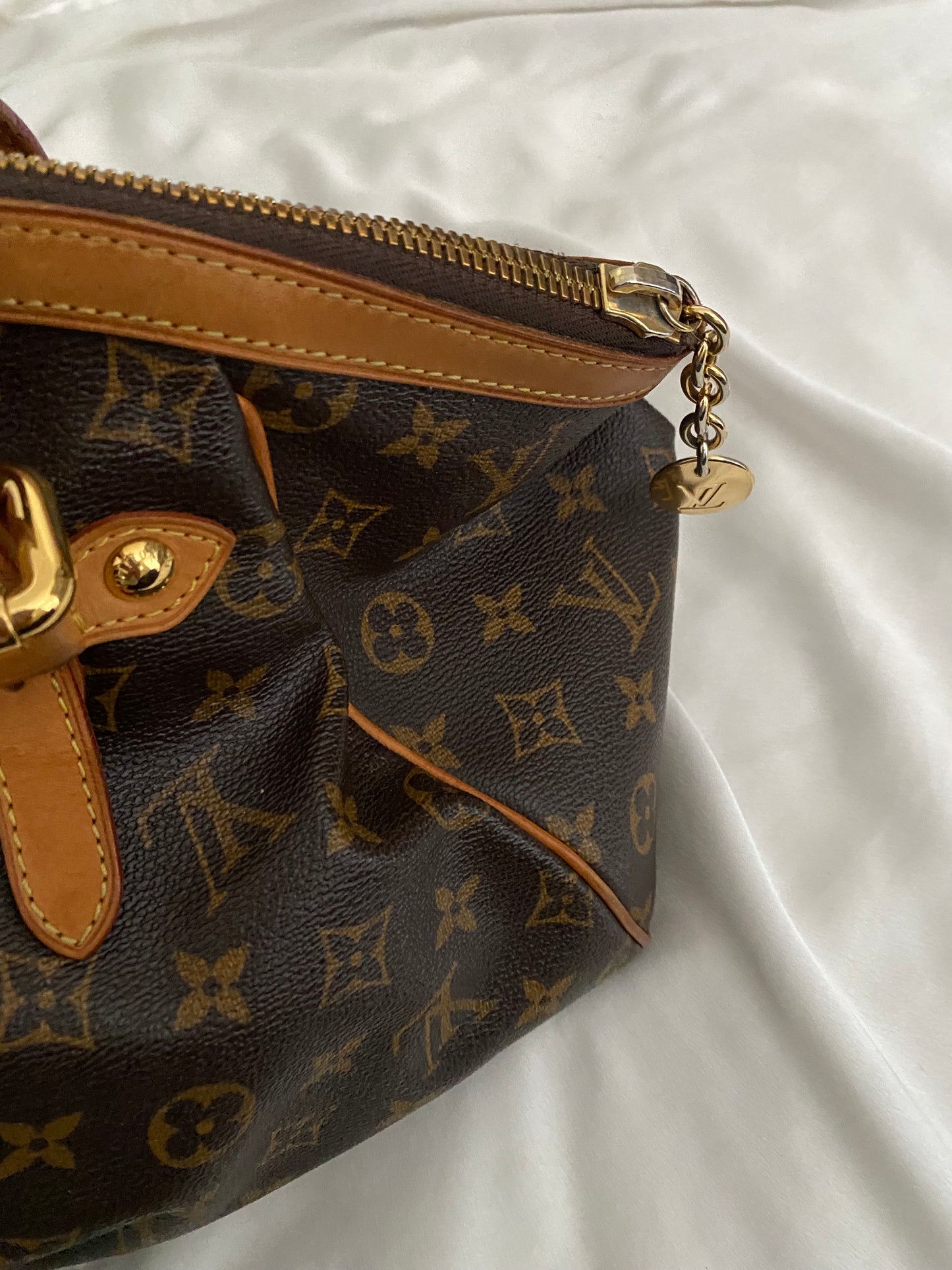 Louis Vuitton Tivoli GM