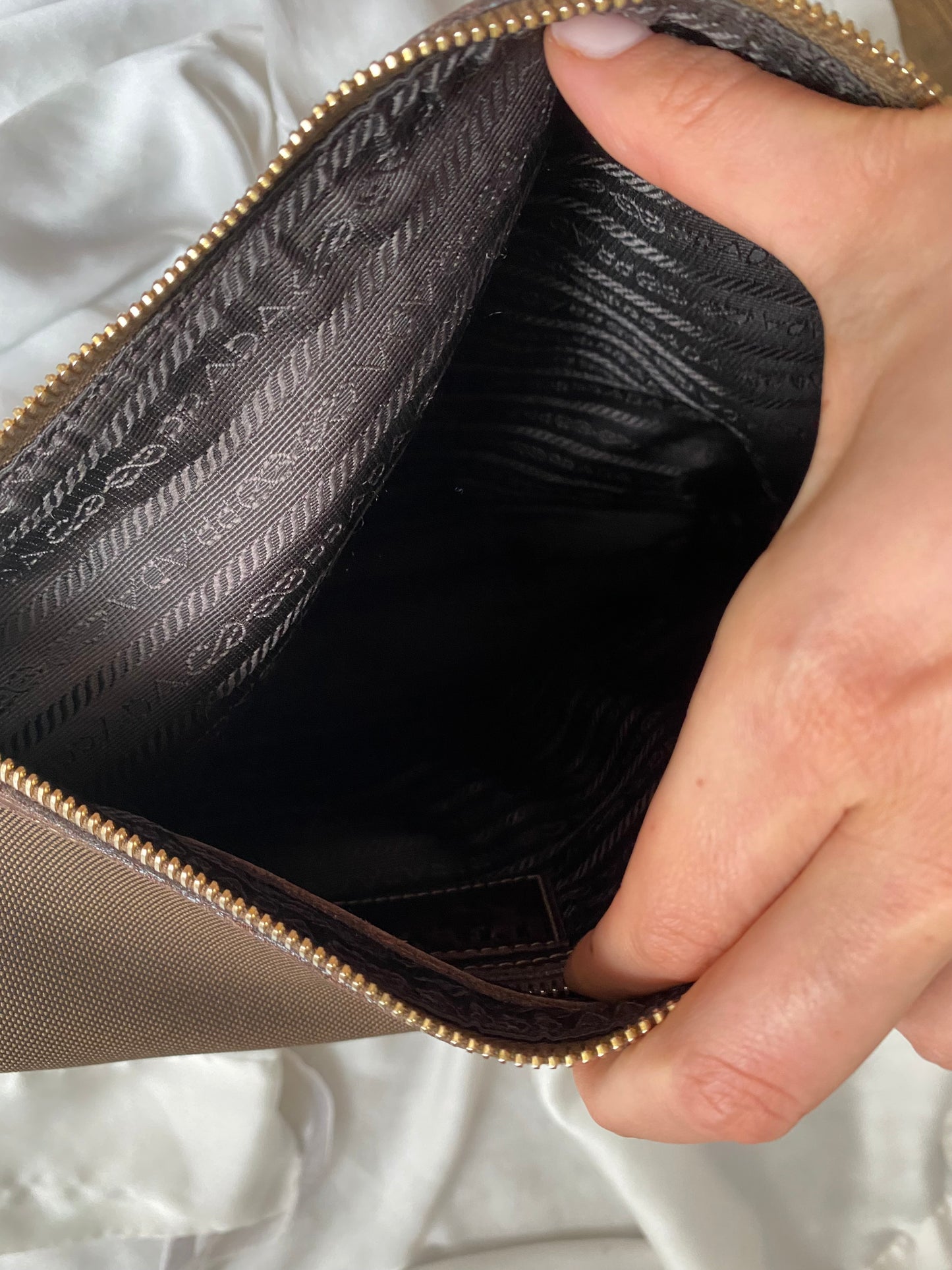 Prada hobo chocolate