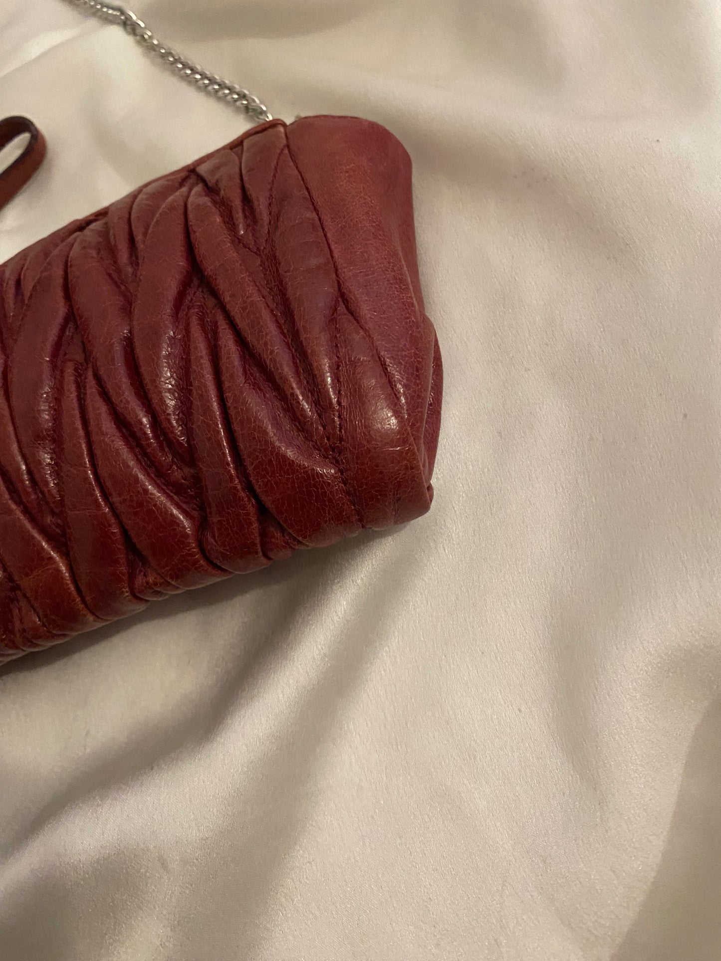 Miu miu pochette burgundy