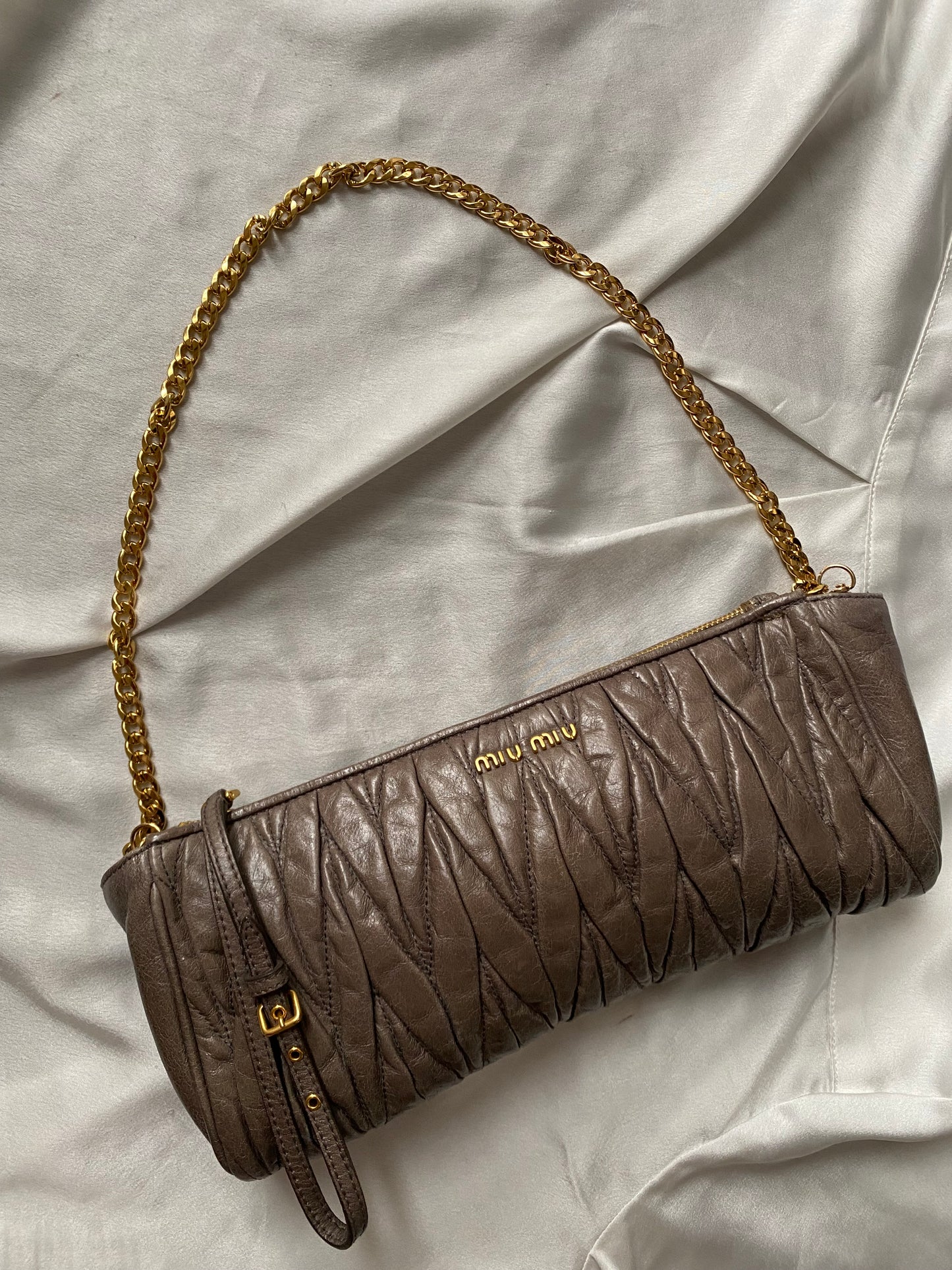 Miu miu pochette antracite scuro