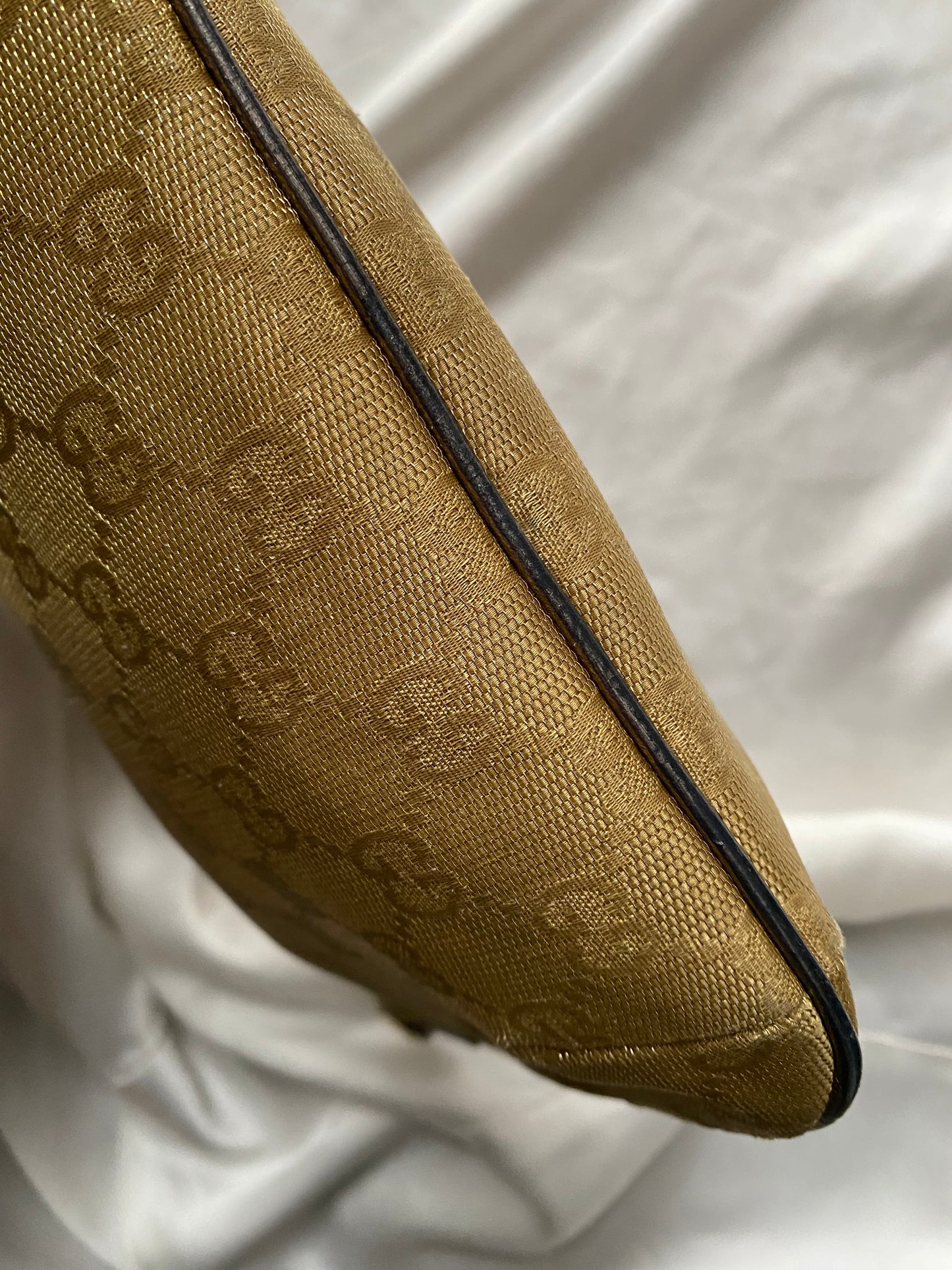 Gucci hobo oro iridescente