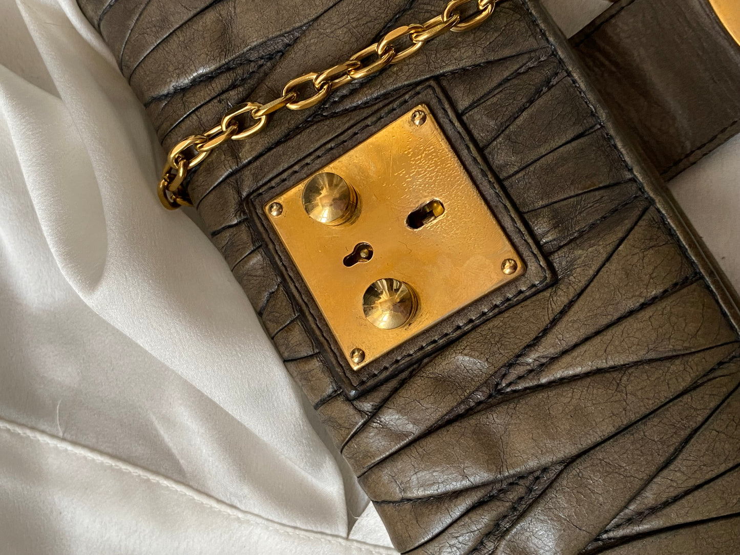 Miu miu pochette antracite