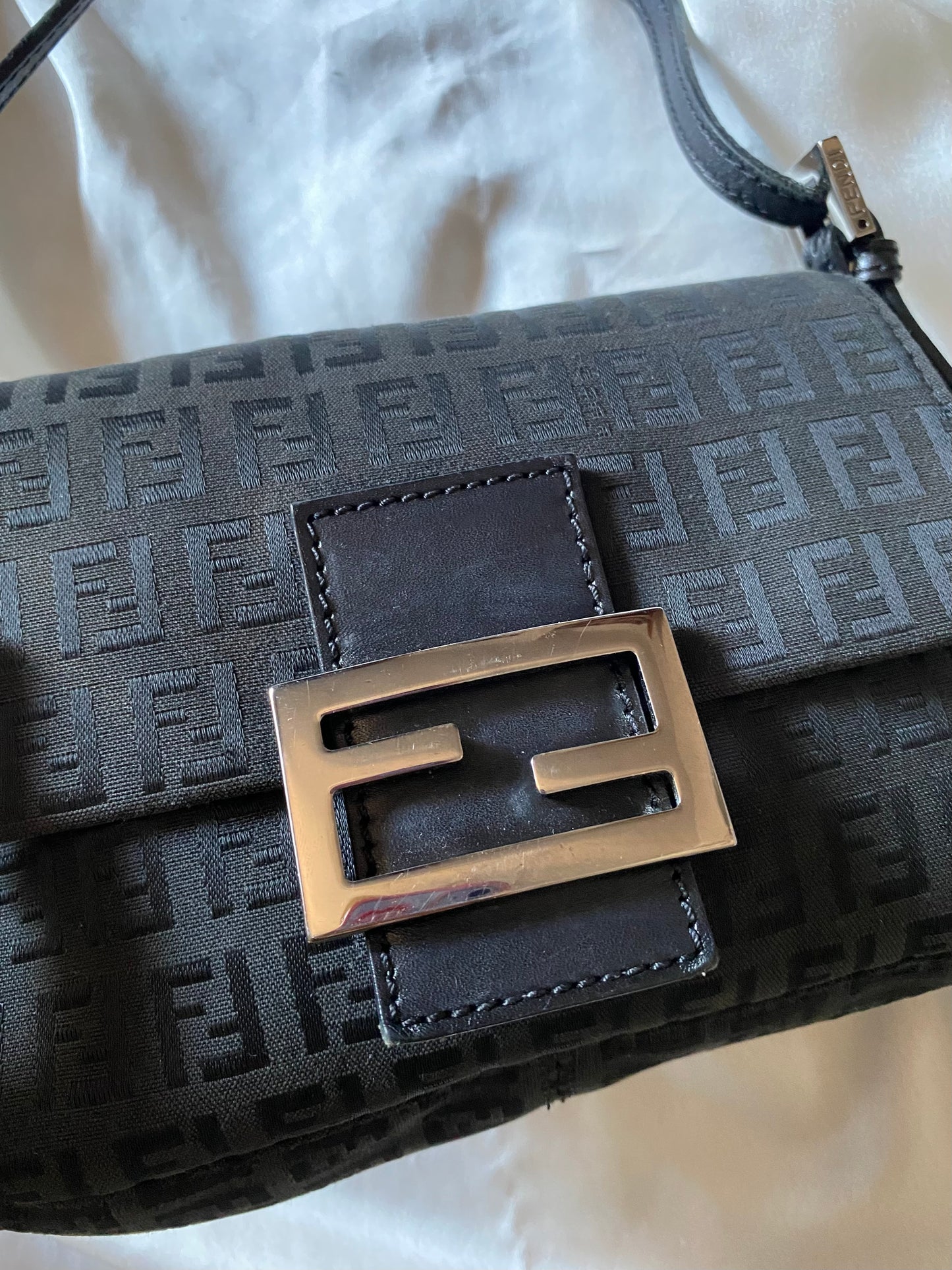 Fendi mini mamma baguette monogram zucchino nera
