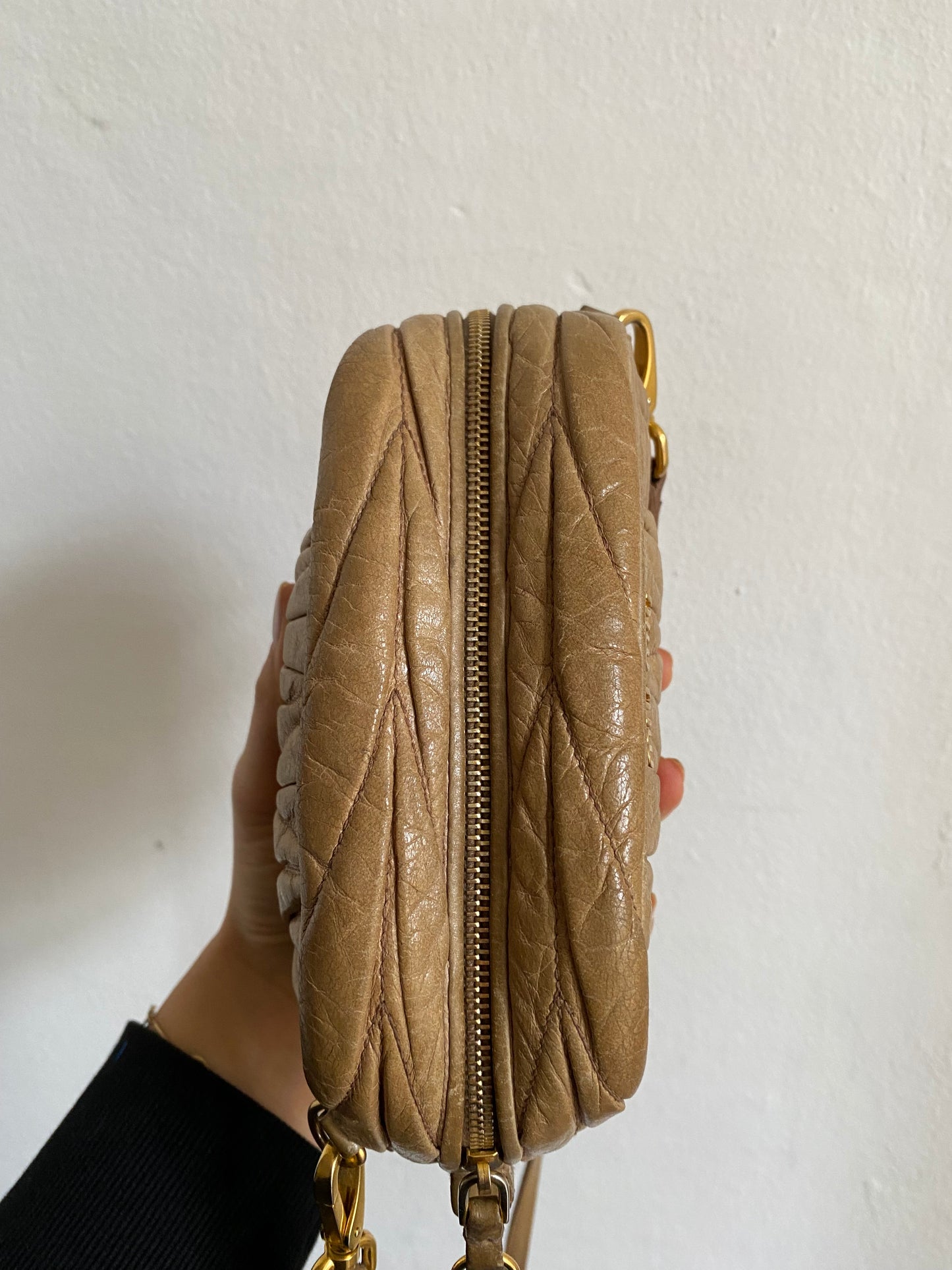 Miu miu crossbody matelasse beige