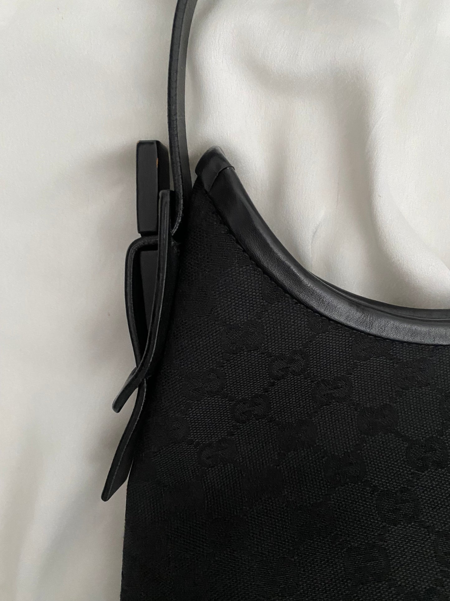 Gucci monogram hobo era Tom Ford