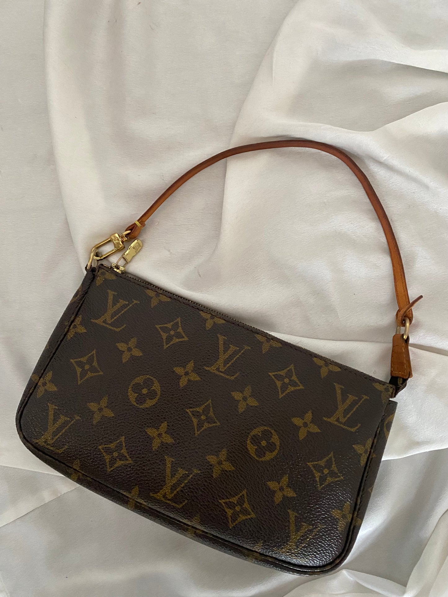 Louis Vuitton pochette accessoire monogram miele