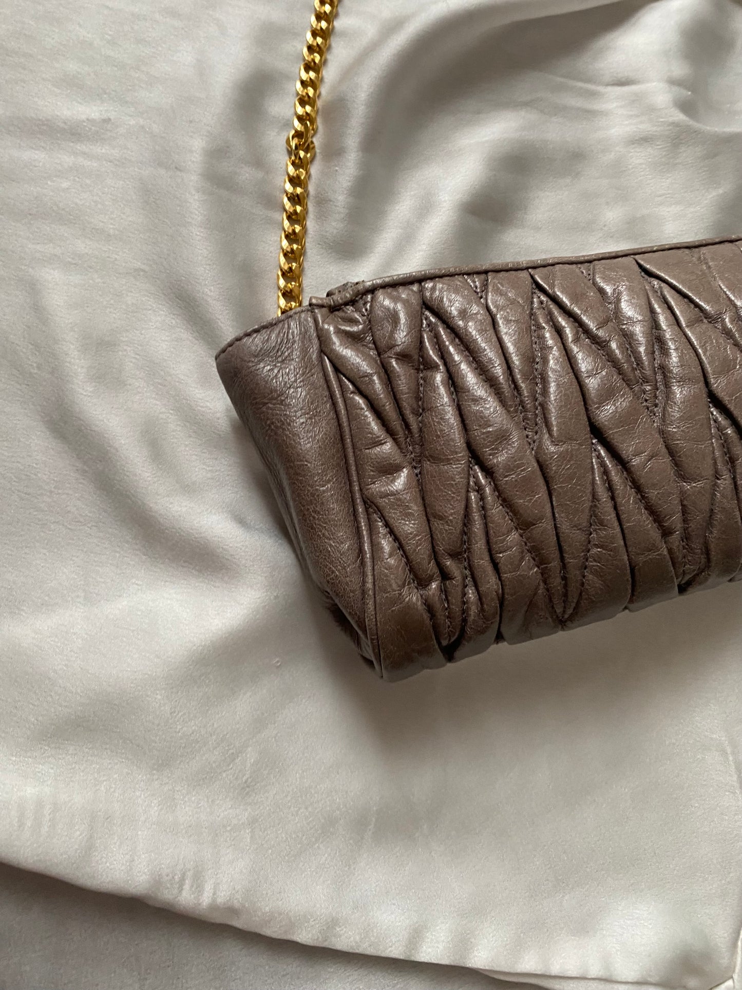 Miu miu pochette antracite scuro