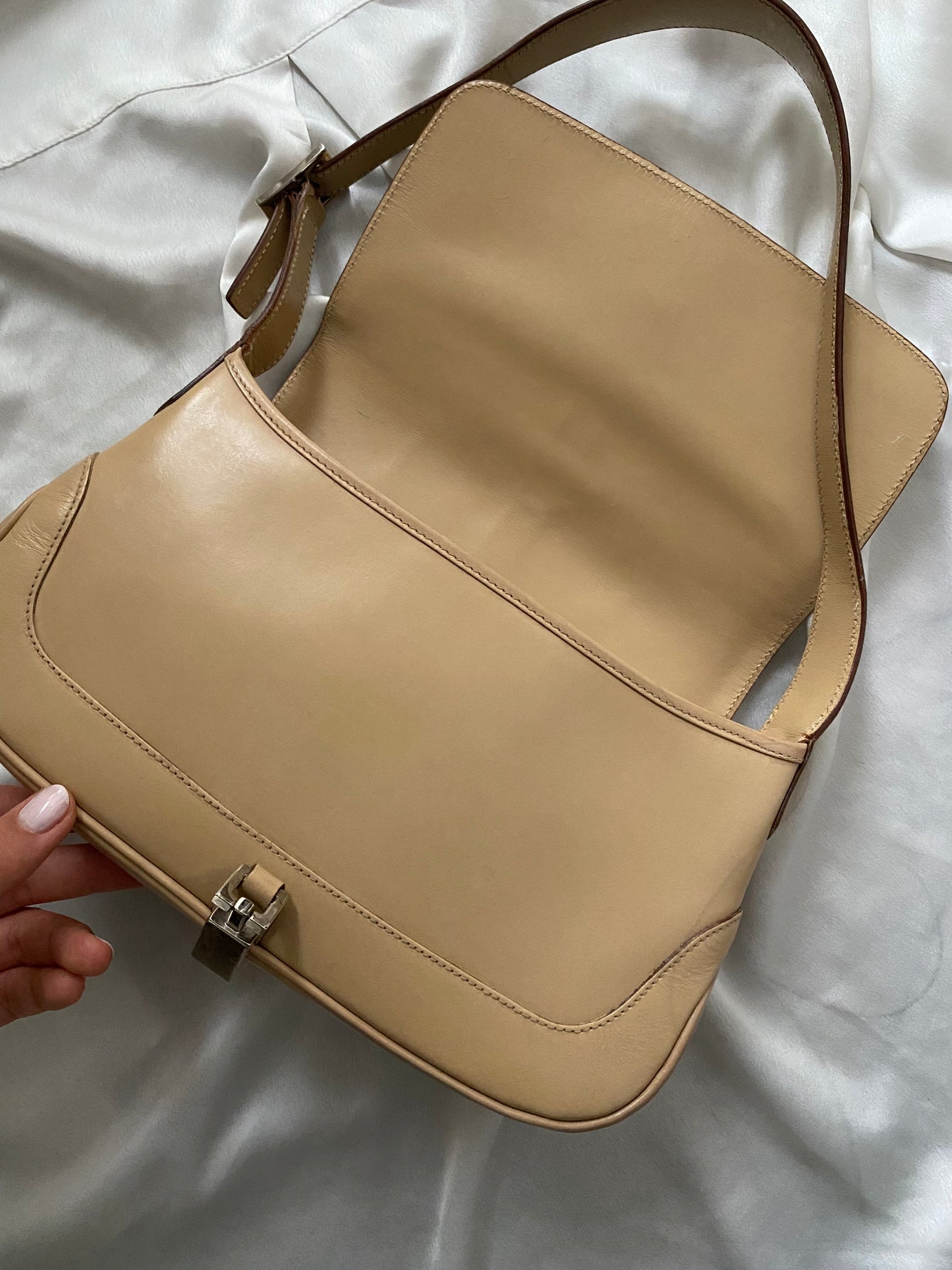 Gucci Jackie beige