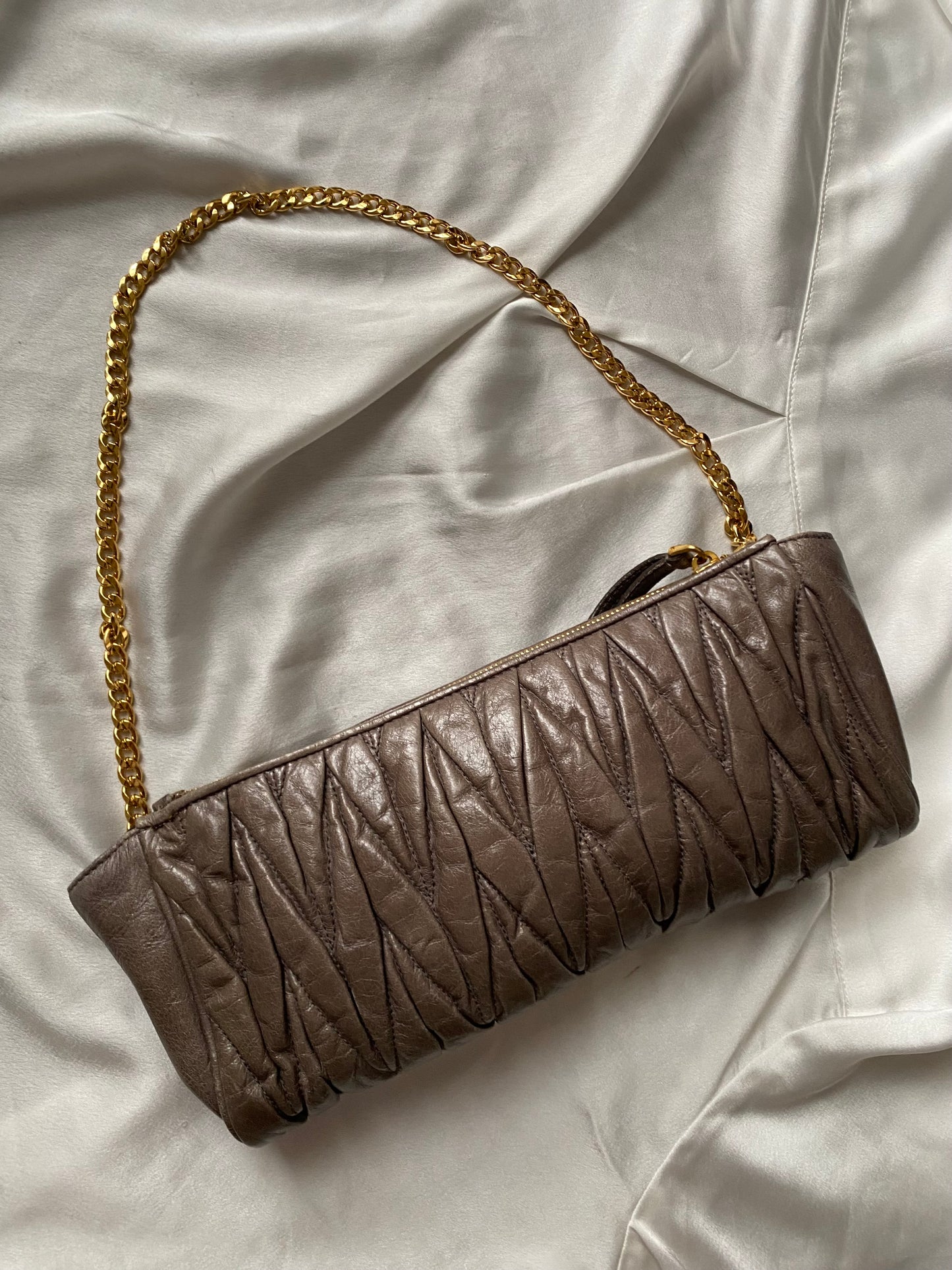 Miu miu pochette antracite scuro