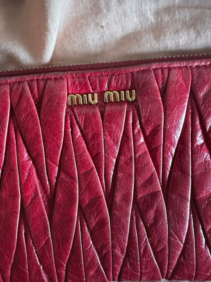 Miu miu red pochette