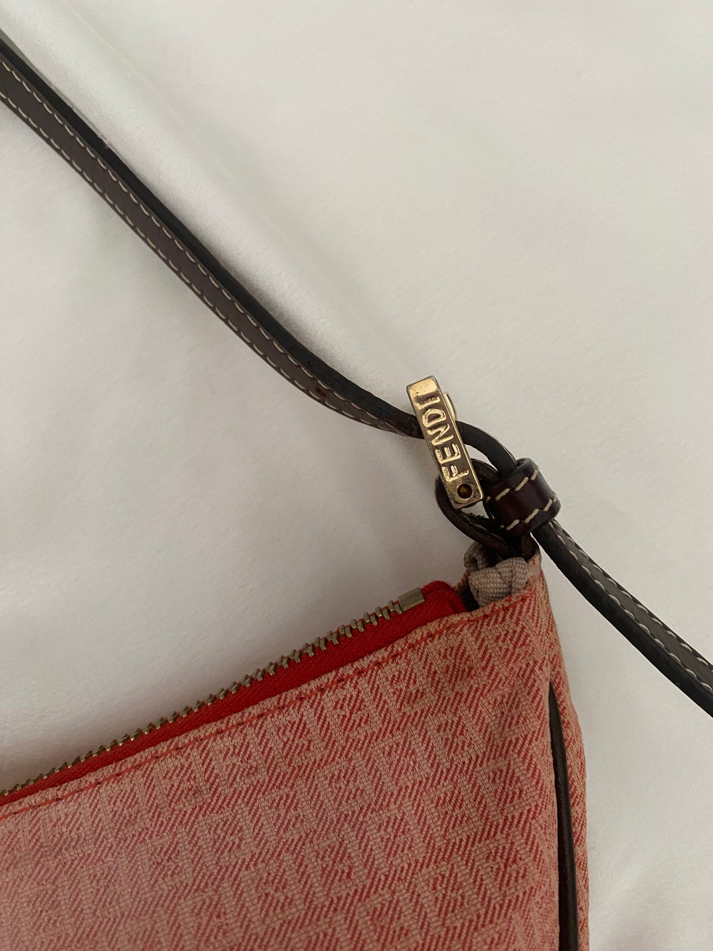 Fendi Pochette mezzaluna faded red