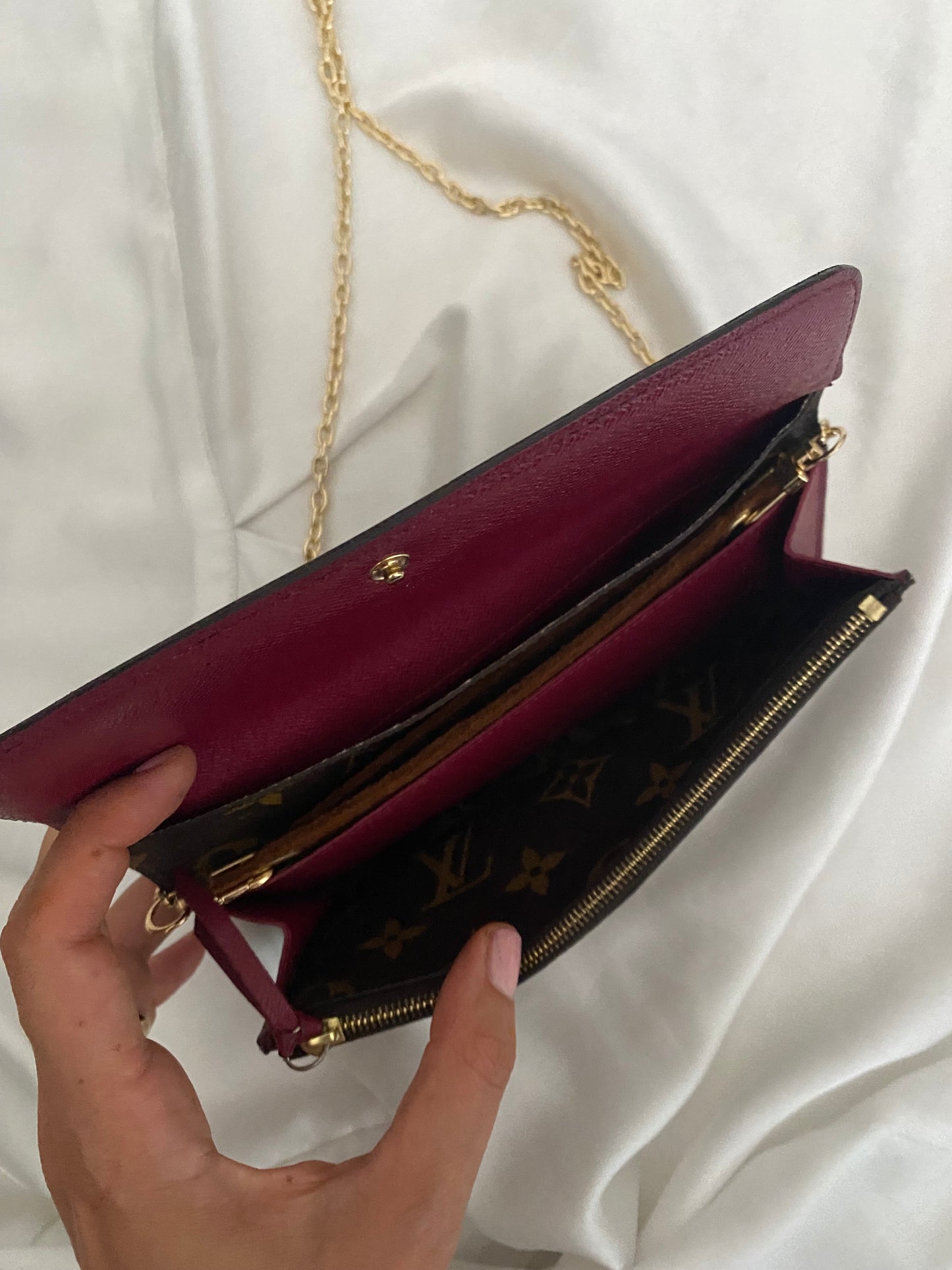 Louis Vuitton pochette Emilie interno fucsia