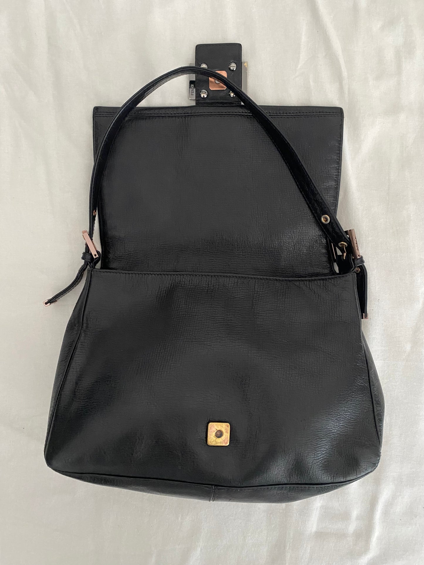 Fendi mamma baguette in pelle nera