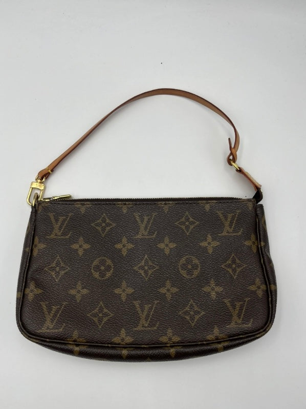Louis Vuitton pochette accessoire monogram