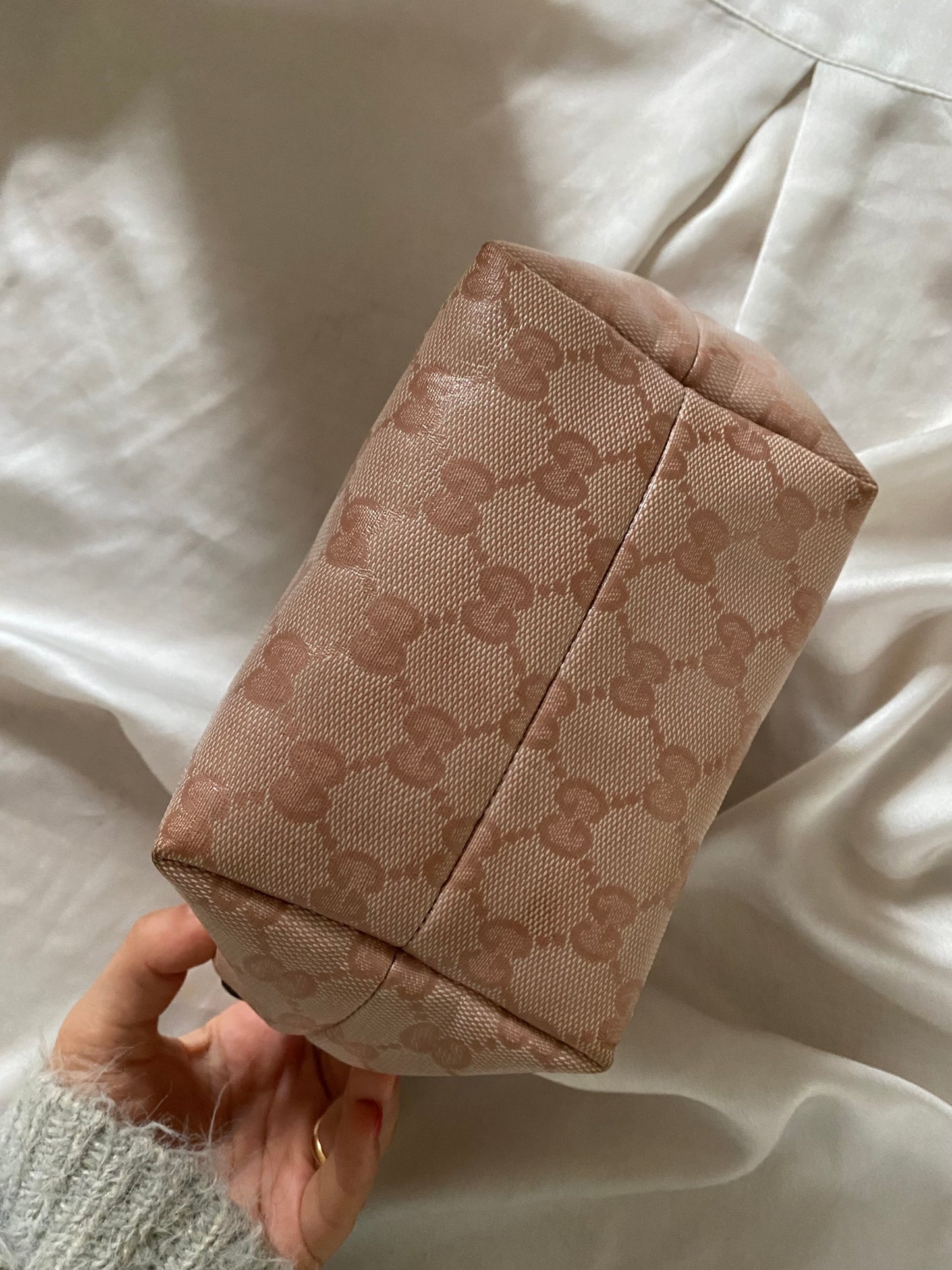 Gucci crystal cosmetic case rosa monogram