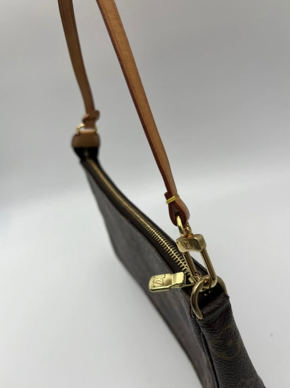 Louis Vuitton pochette accessoire monogram