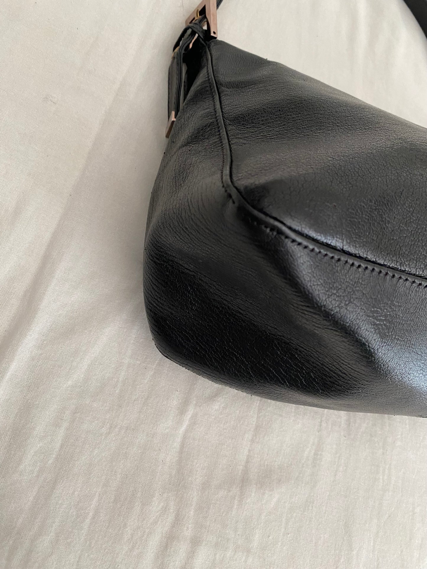 Fendi mamma baguette in pelle nera