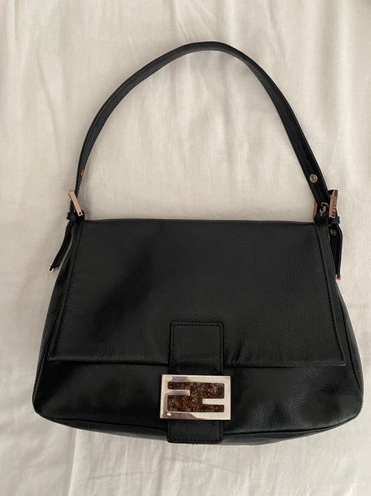 Fendi mamma baguette in pelle nera