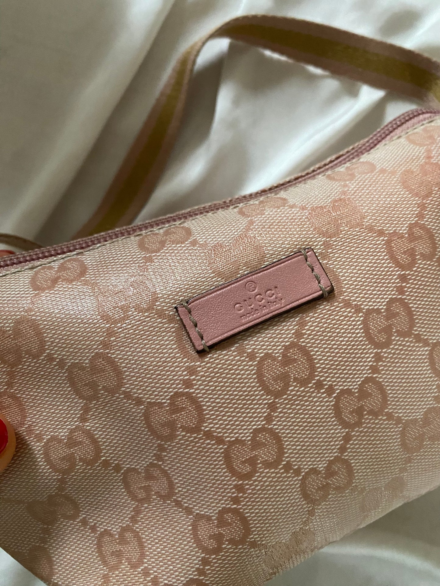 Gucci crystal cosmetic case rosa monogram