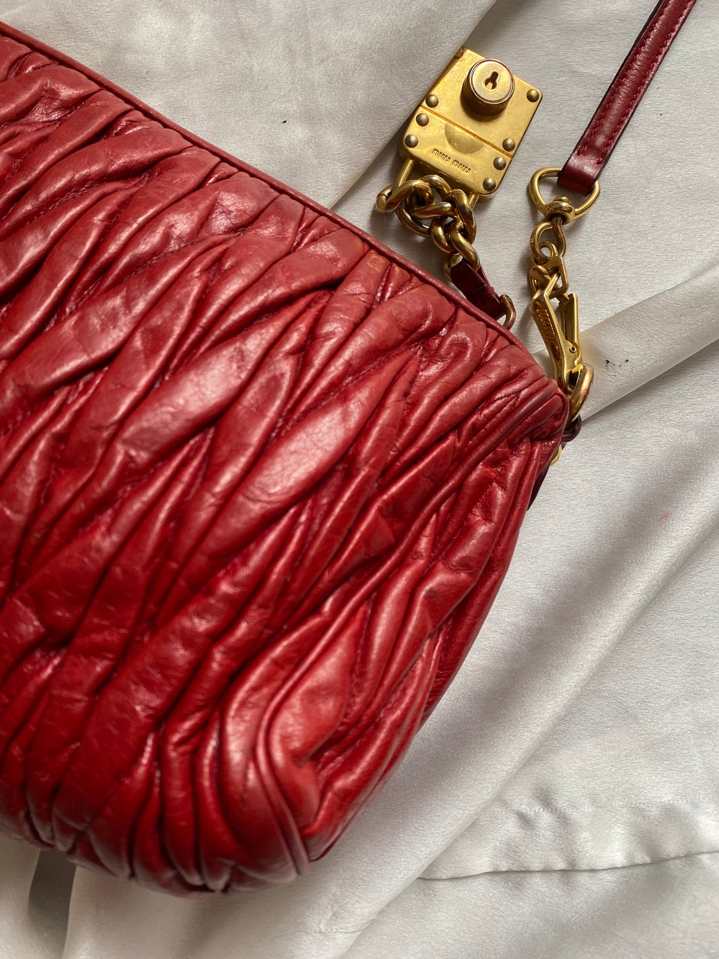 Miu miu matelasse red pochette