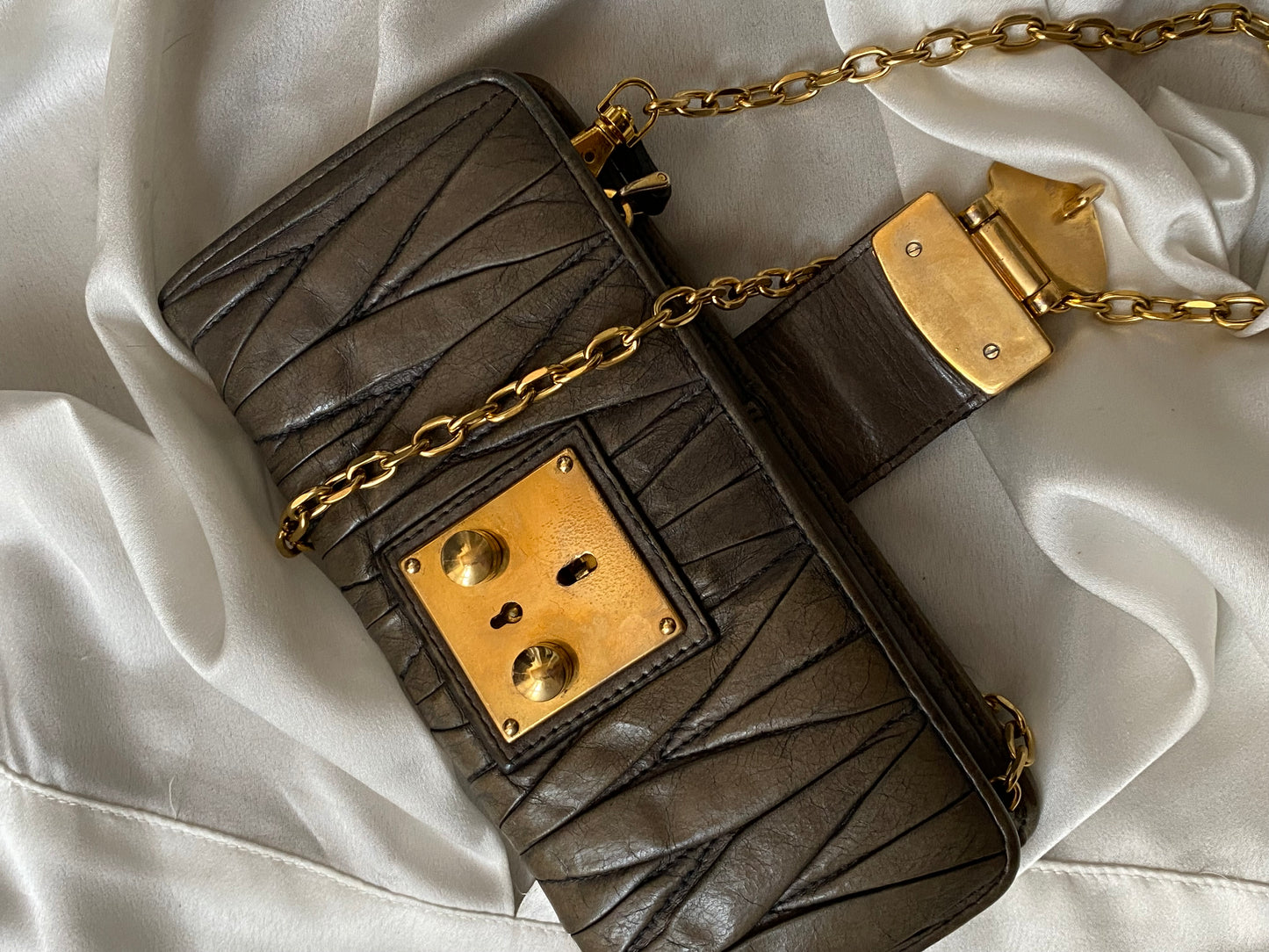 Miu miu pochette antracite