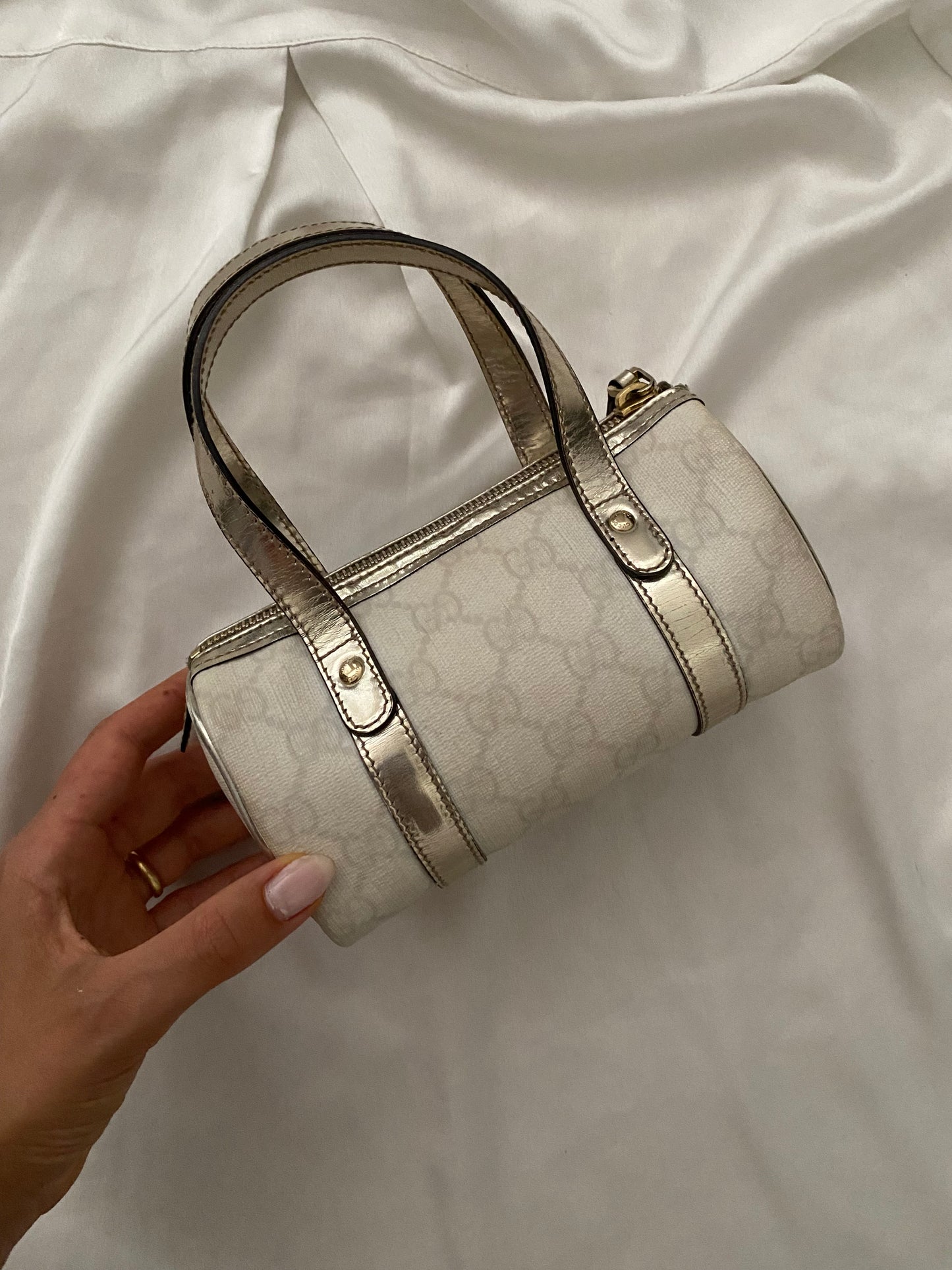 Gucci mini Boston supreme joy argento