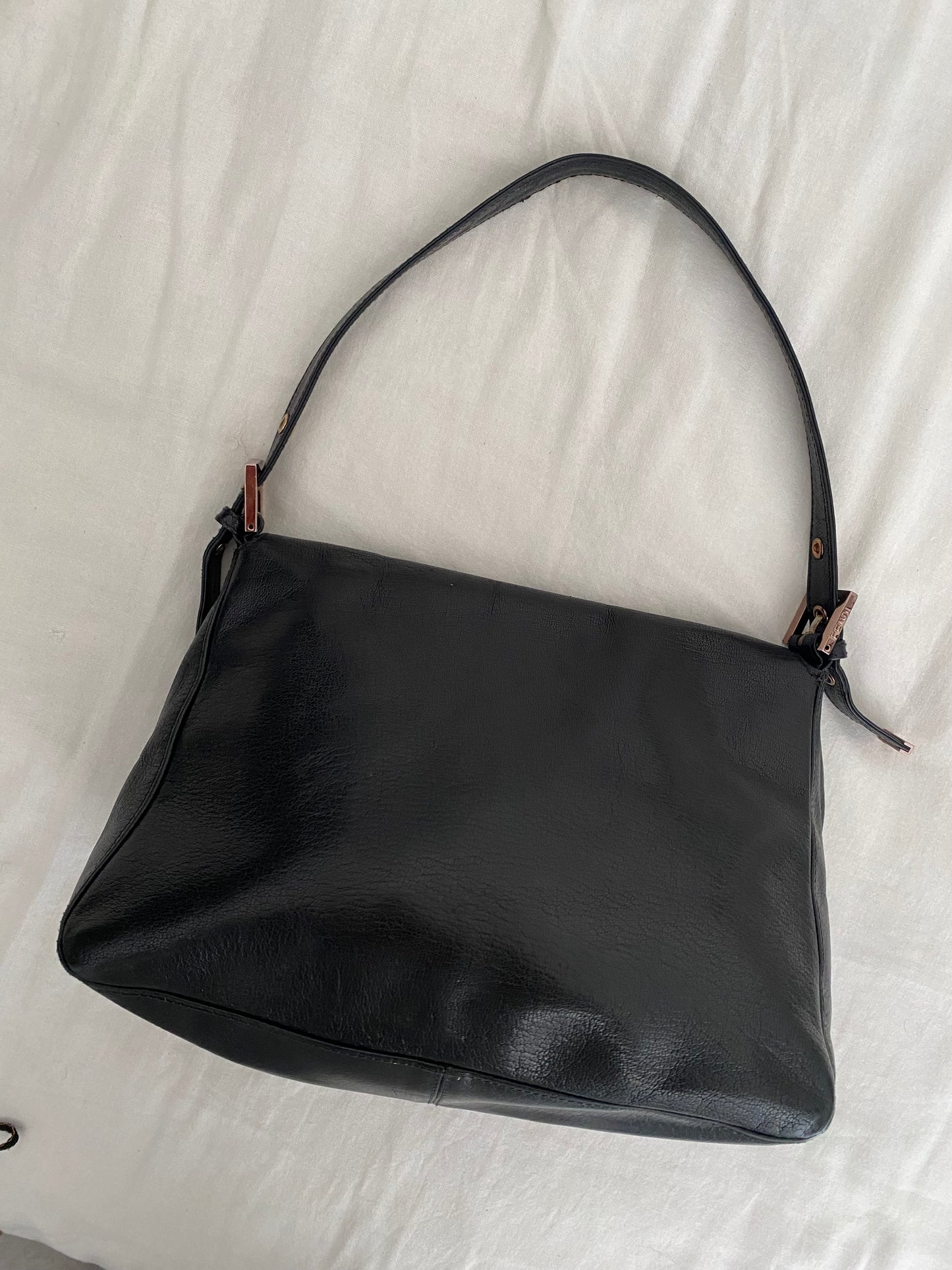 Fendi mamma baguette in pelle nera