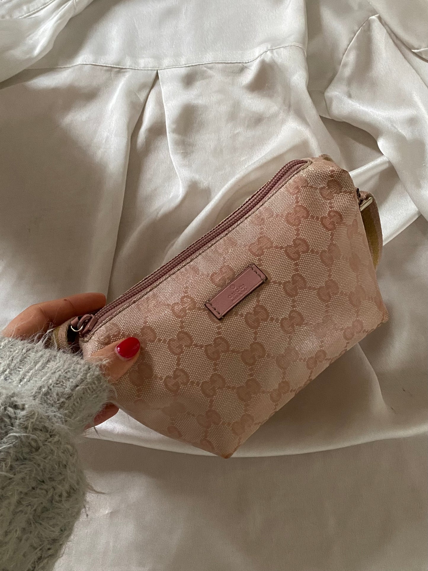 Gucci crystal cosmetic case rosa monogram