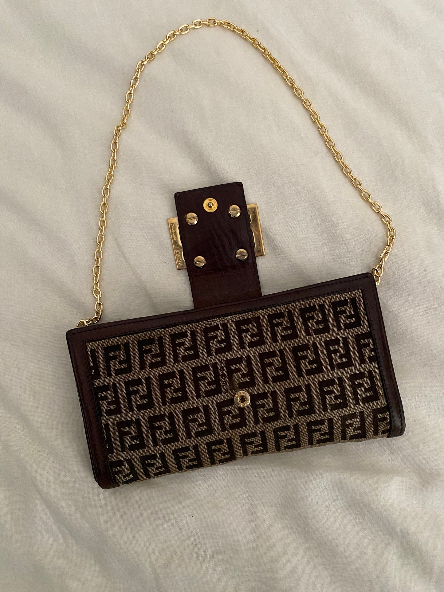 Fendi pochette zucchino maxi logo