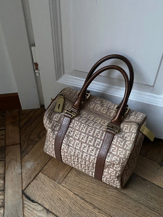 Fendi bauletto forever studs monogram zucchino cipria