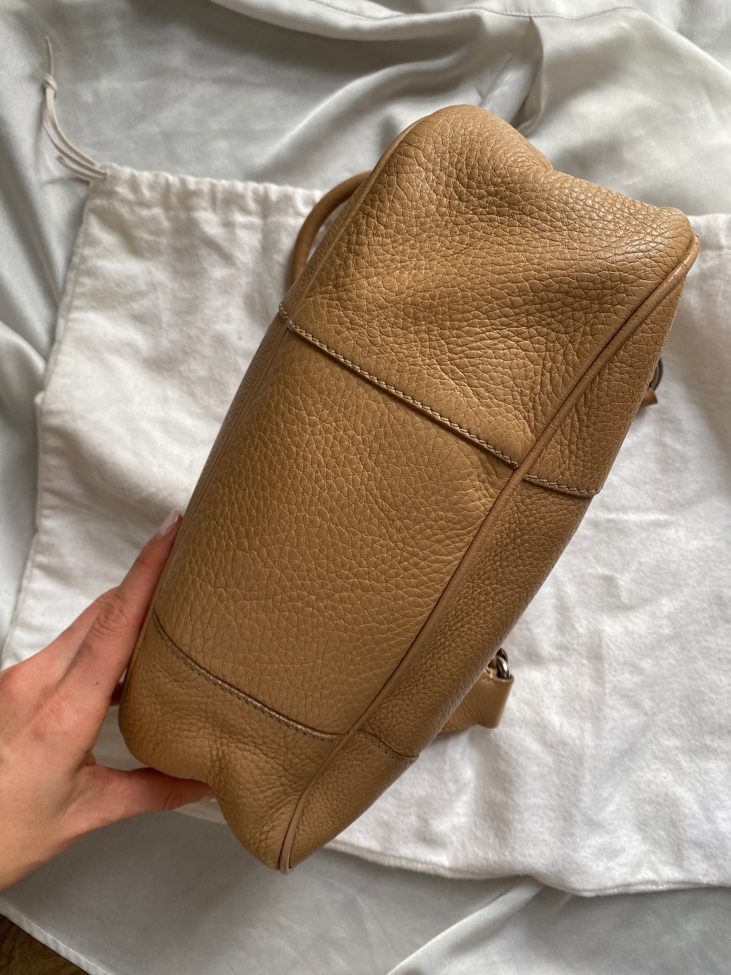 Prada moon cammello pelle martellata