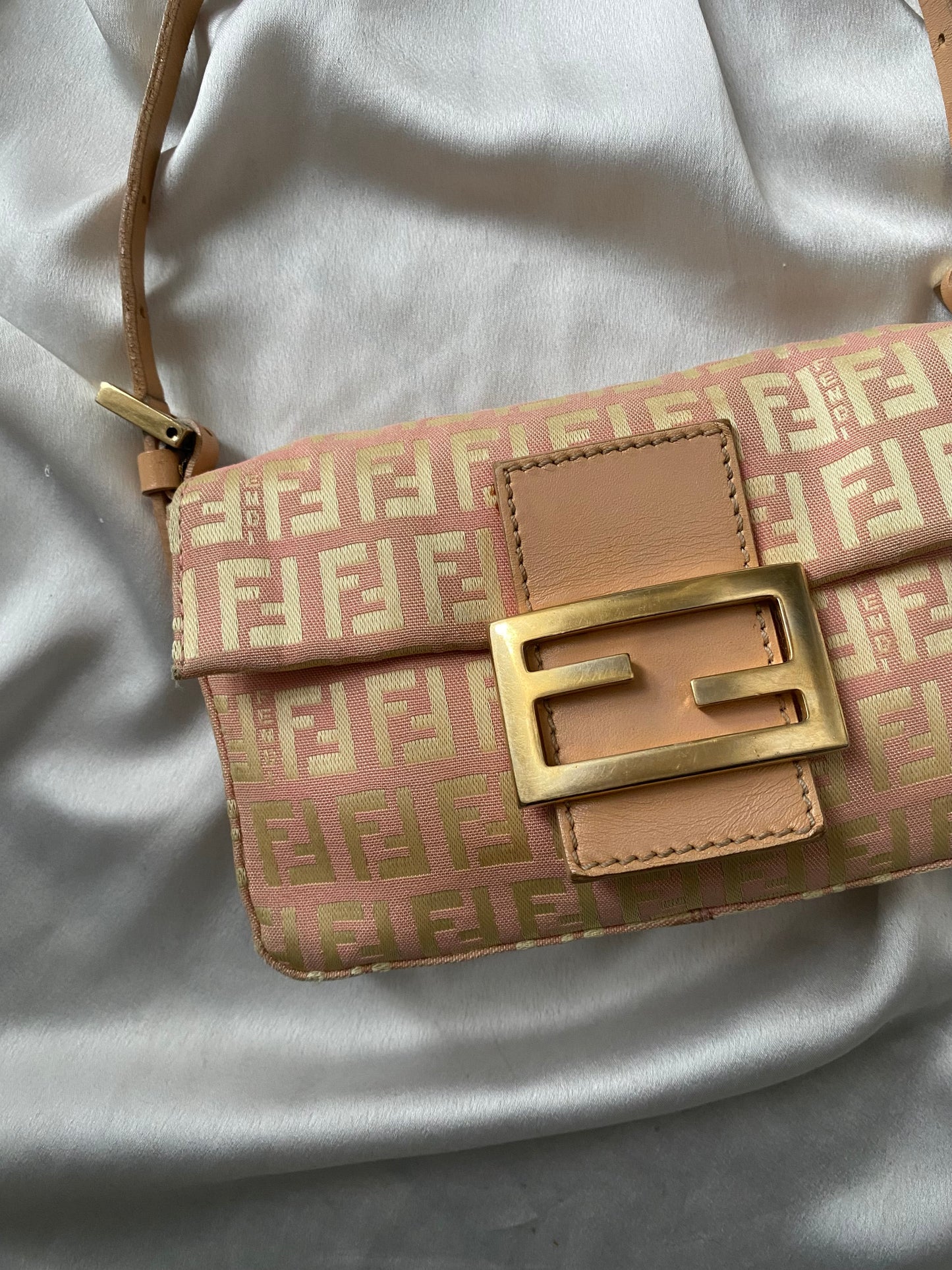 Fendi mini baguette rosa monogram zucchino