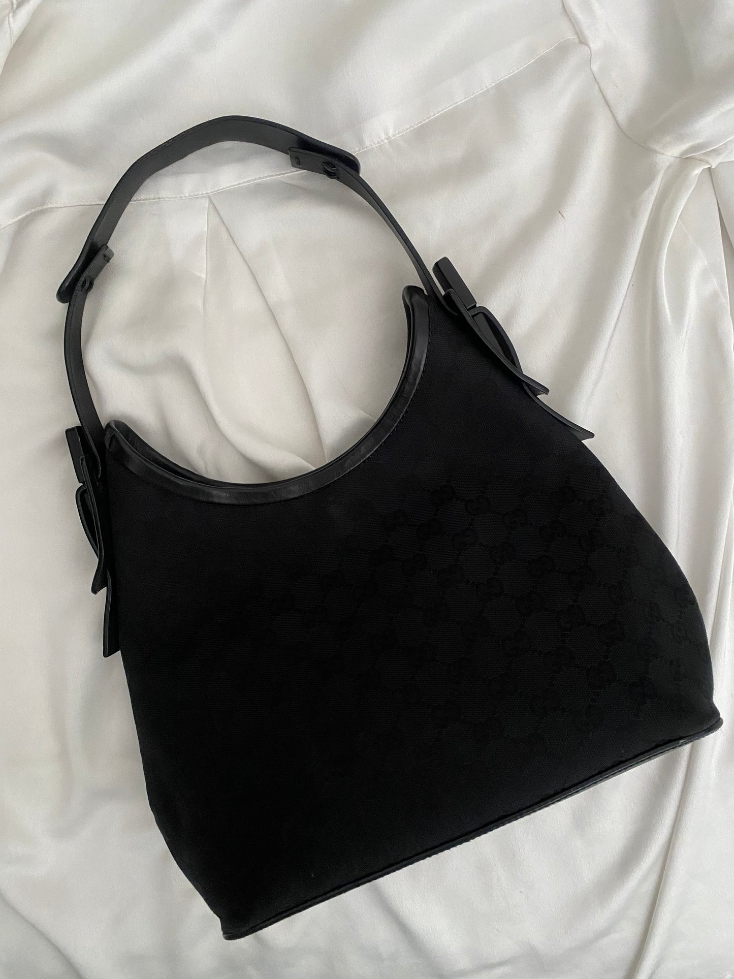 Gucci monogram hobo era Tom Ford