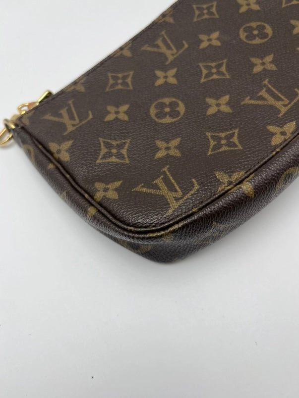 Louis Vuitton pochette accessoire monogram