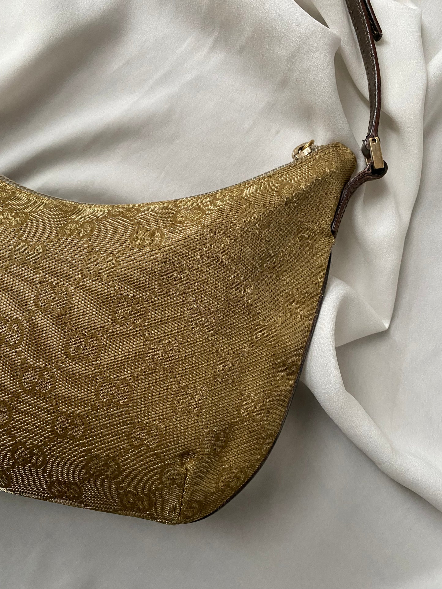 Gucci hobo oro iridescente