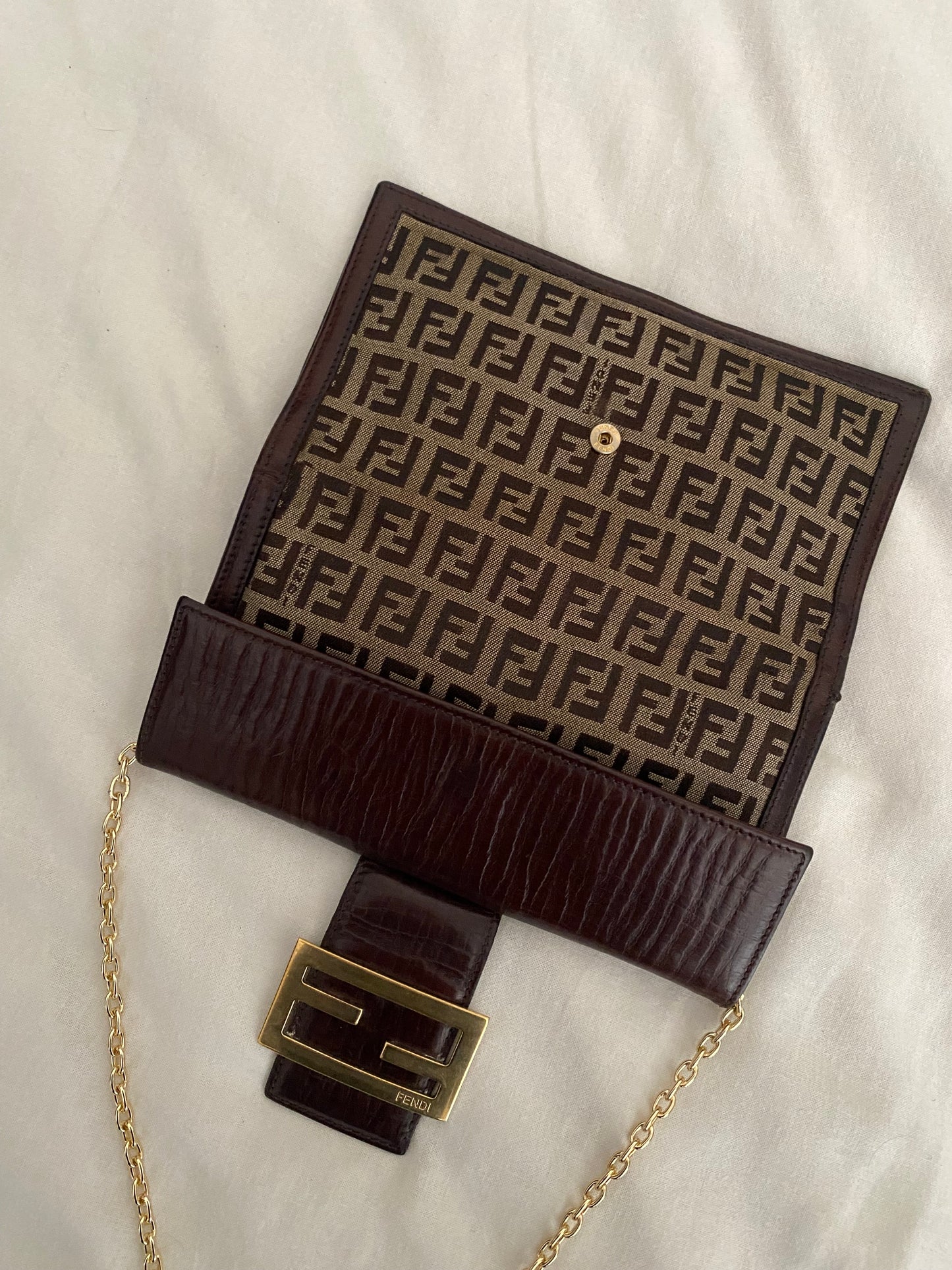 Fendi pochette zucchino maxi logo