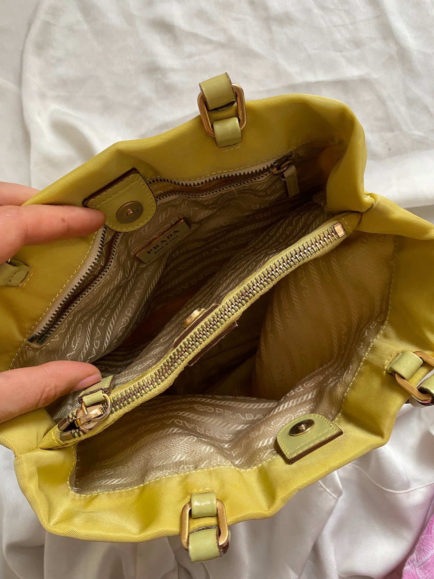 Prada tote nylon giallo lime