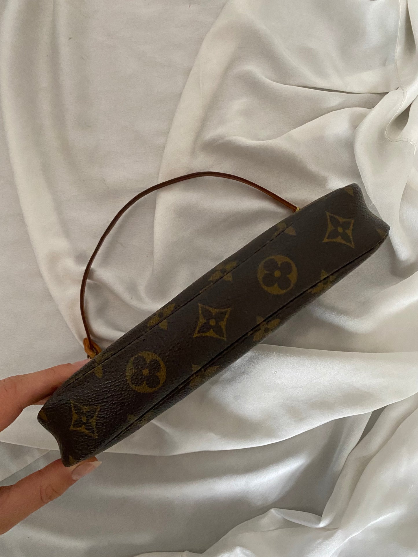 Louis Vuitton pochette accessoire monogram miele