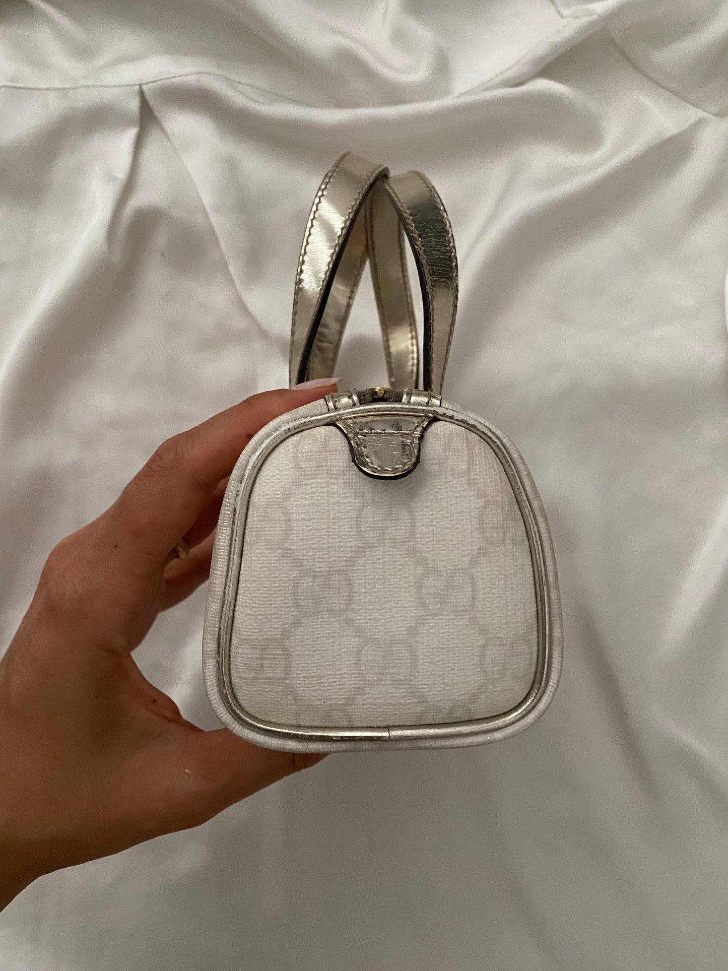 Gucci mini Boston supreme joy argento