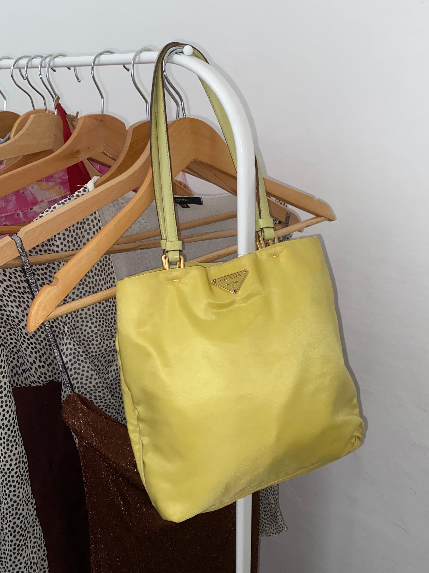 Prada tote nylon giallo lime