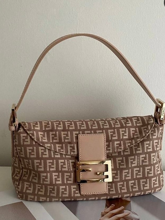 Fendi baguette monogram rosa