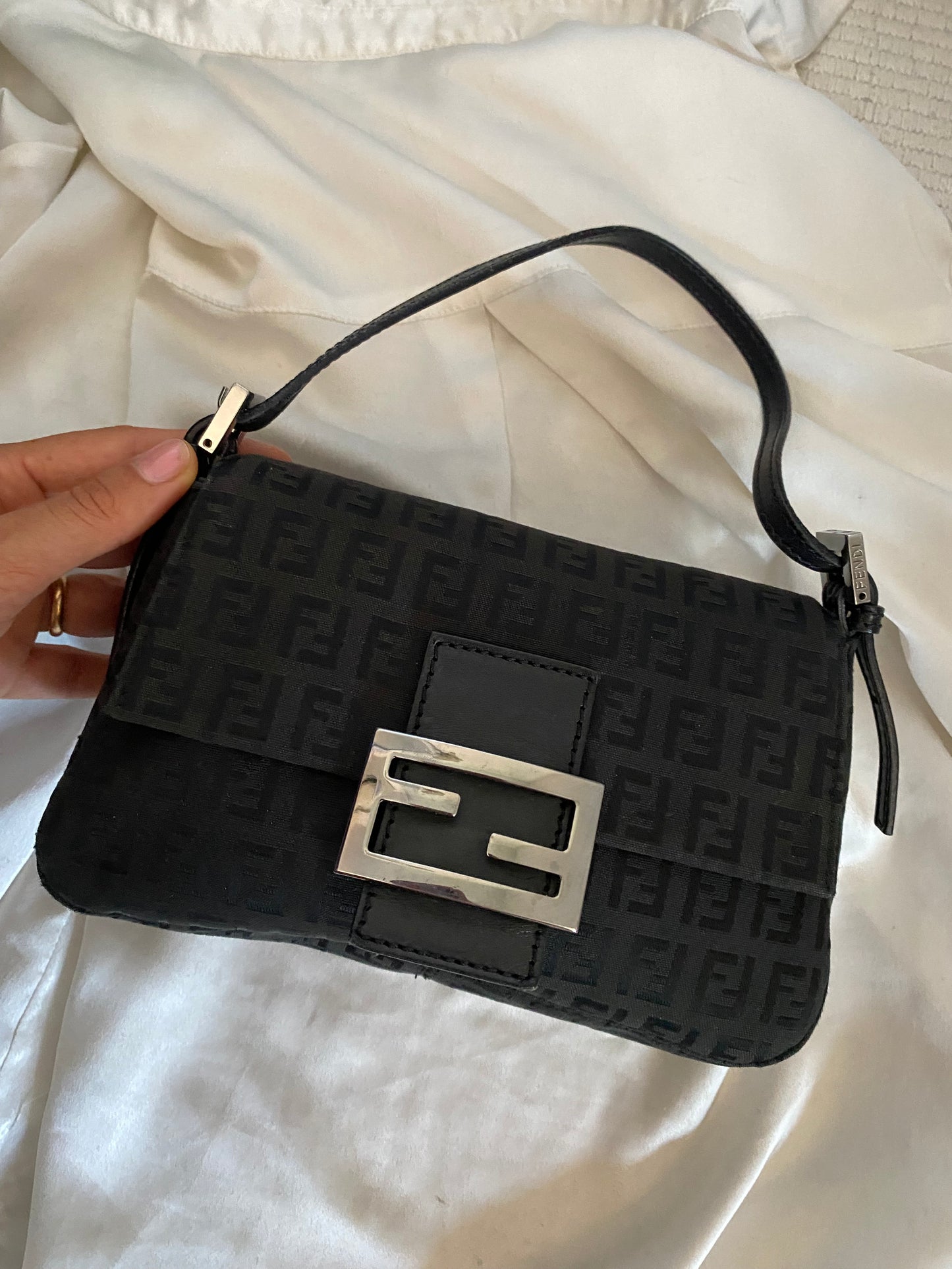 Fendi mini mamma baguette monogram zucchino nera