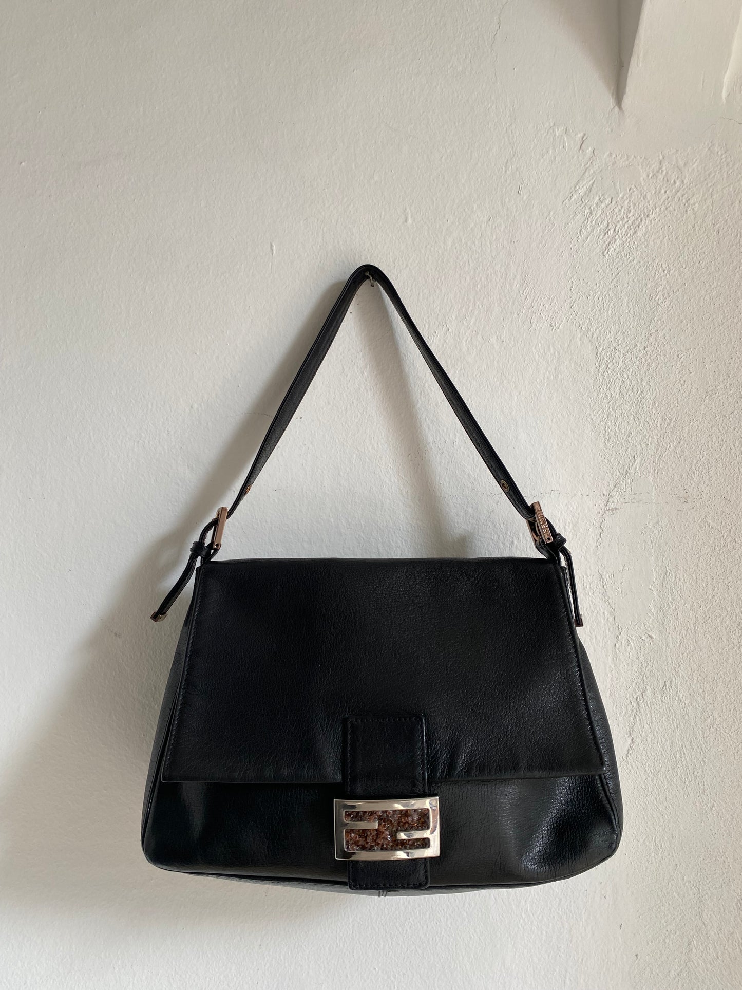 Fendi mamma baguette in pelle nera