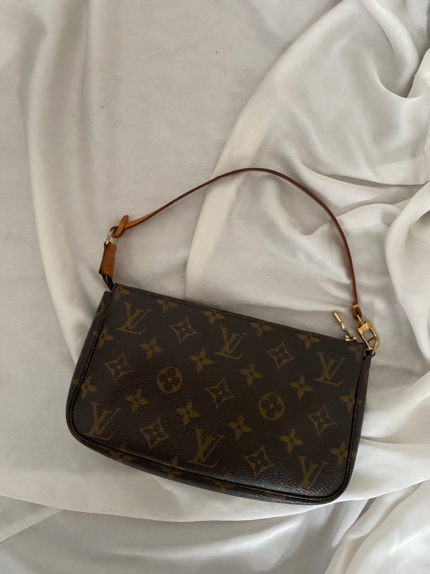 Louis Vuitton pochette accessoire monogram miele