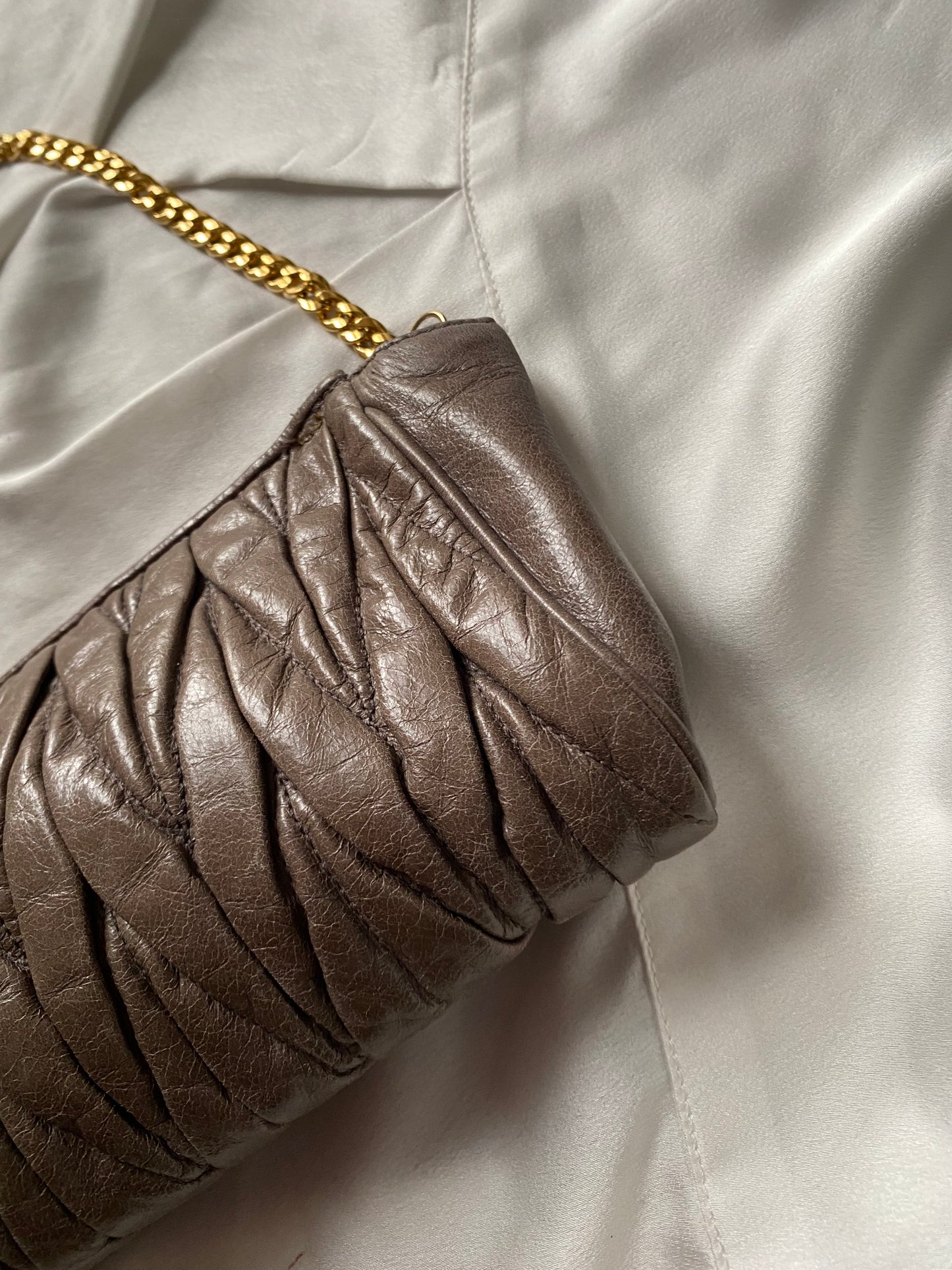 Miu miu pochette antracite scuro