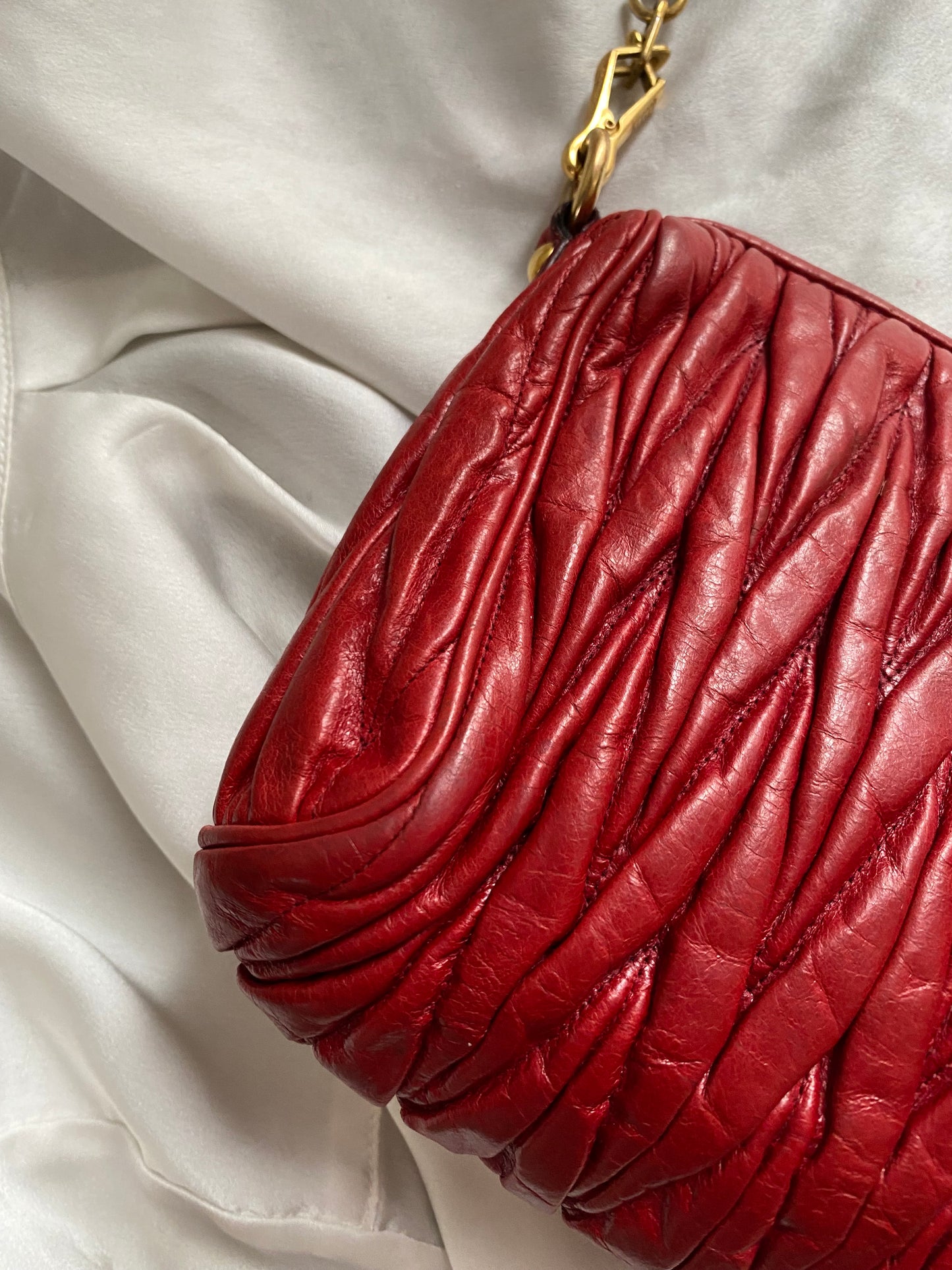 Miu miu matelasse red pochette