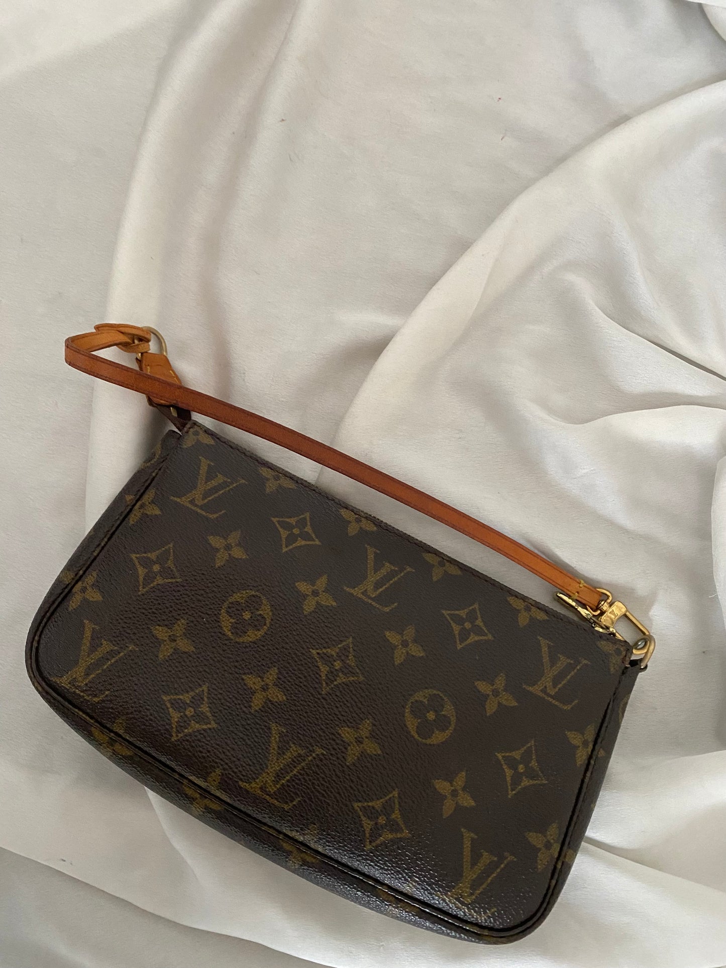Louis Vuitton pochette accessoire monogram miele
